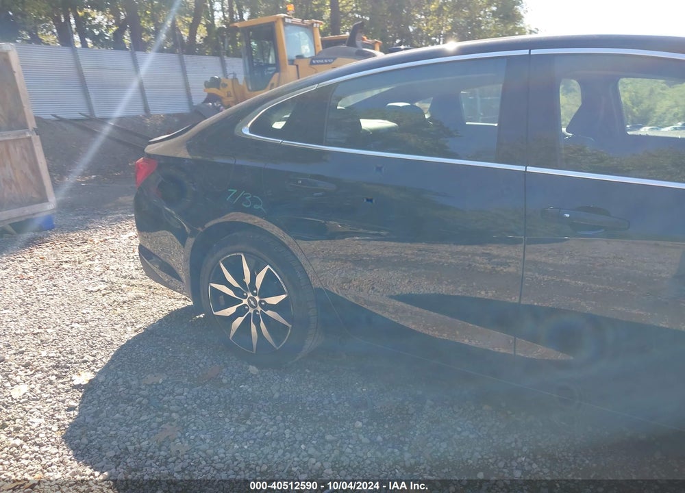 2018 CHEVROLET MALIBU LT VIN: 1G1ZD5ST3JF277507