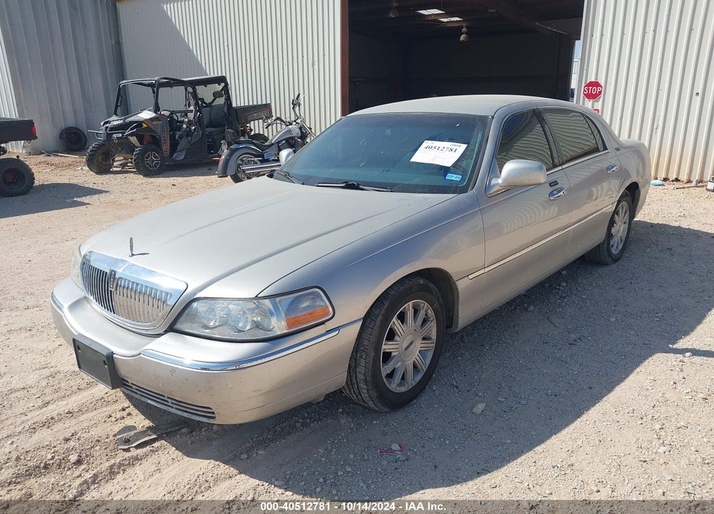 2009 LINCOLN TOWN CAR SIGNATURE LIMITED VIN: 2LNHM82V89X623486