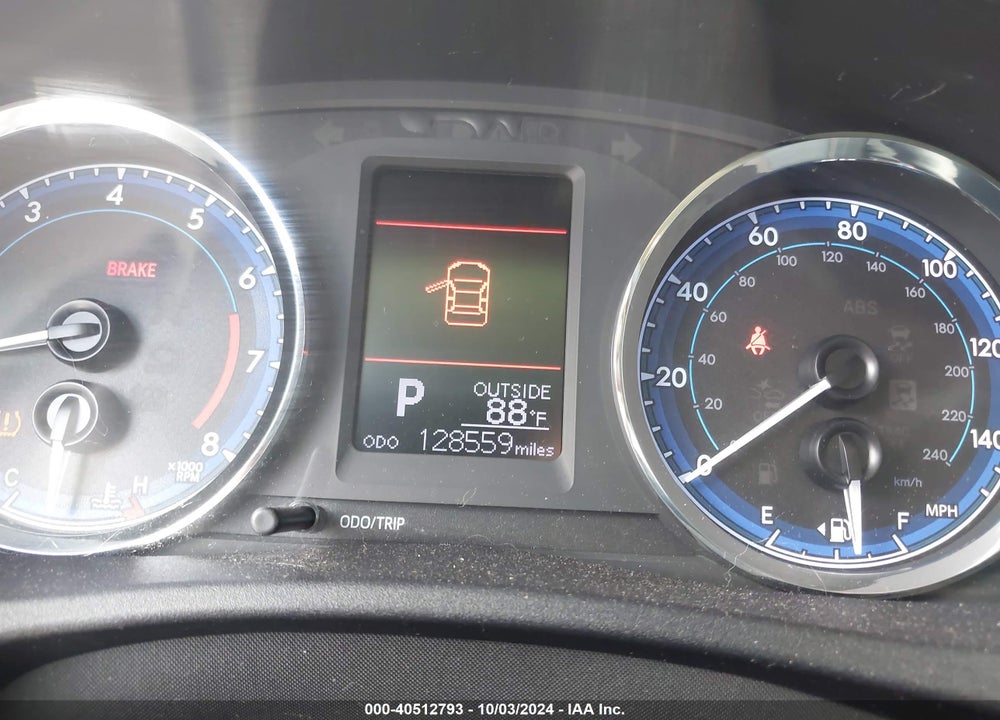 2018 TOYOTA COROLLA LE VIN: 2T1BURHE3JC107472