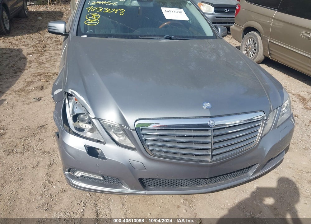 2010 MERCEDES-BENZ E 550 4MATIC VIN: WDDHF9AB5AA125857