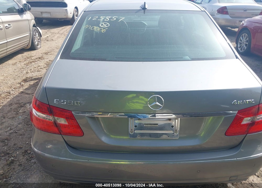 2010 MERCEDES-BENZ E 550 4MATIC VIN: WDDHF9AB5AA125857