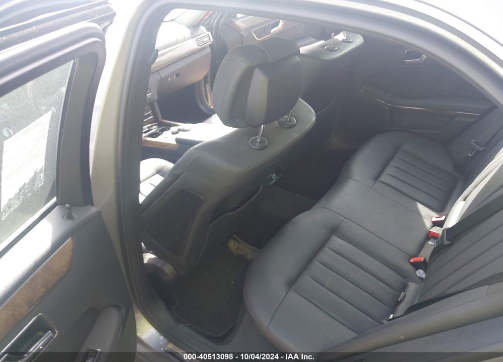 2010 MERCEDES-BENZ E 550 4MATIC VIN: WDDHF9AB5AA125857