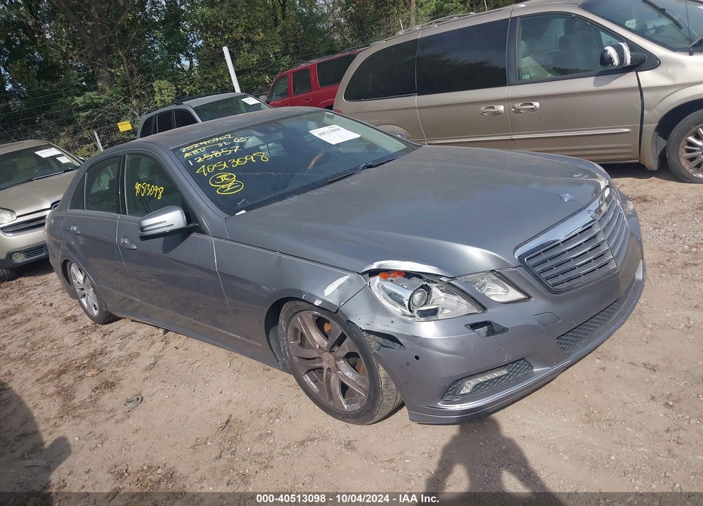 2010 MERCEDES-BENZ E 550 4MATIC VIN: WDDHF9AB5AA125857