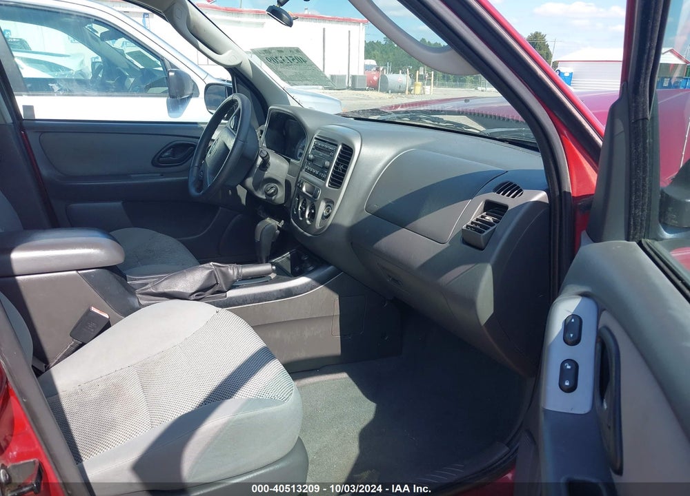 2005 FORD ESCAPE XLT VIN: 1FMYU03135KA15241