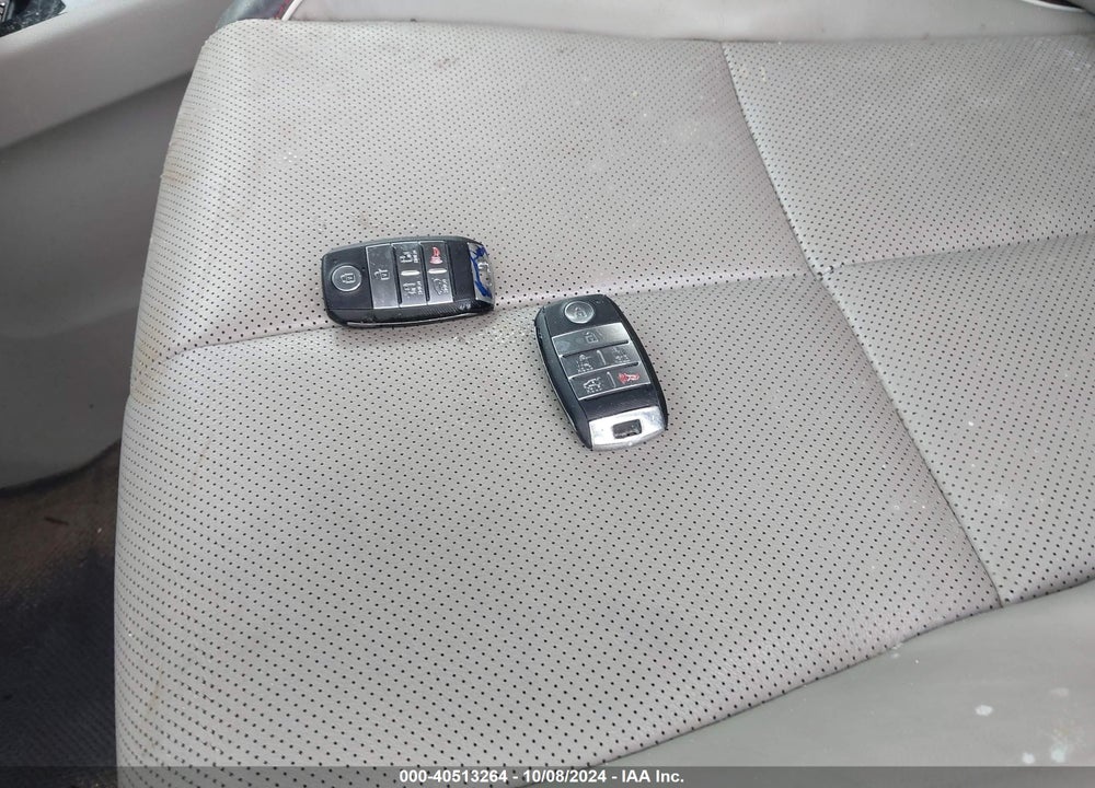 2018 KIA SEDONA SX VIN: KNDMC5C15J6351415
