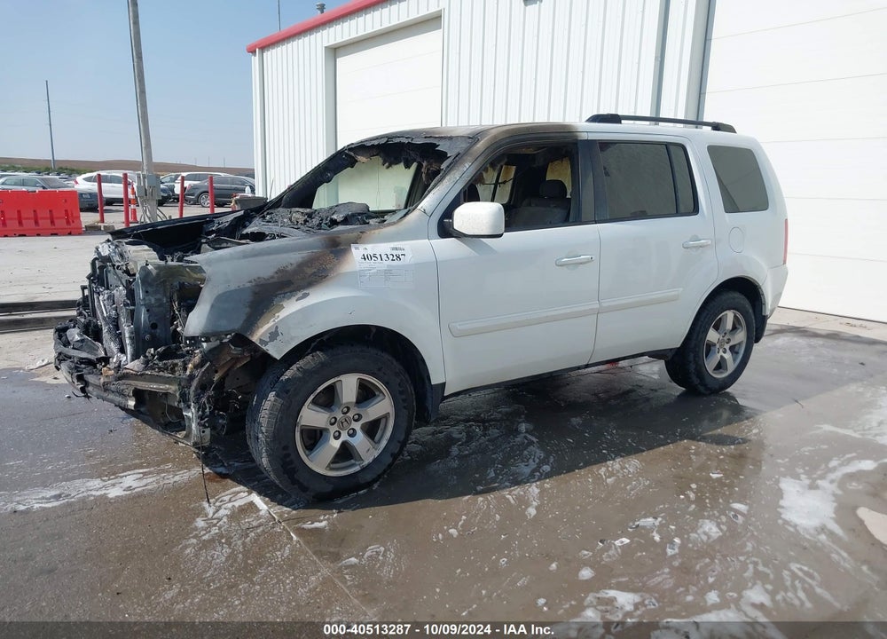 2011 HONDA PILOT EX-L VIN: 5FNYF4H79BB084902