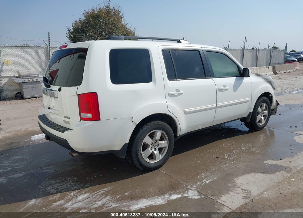 2011 HONDA PILOT EX-L VIN: 5FNYF4H79BB084902