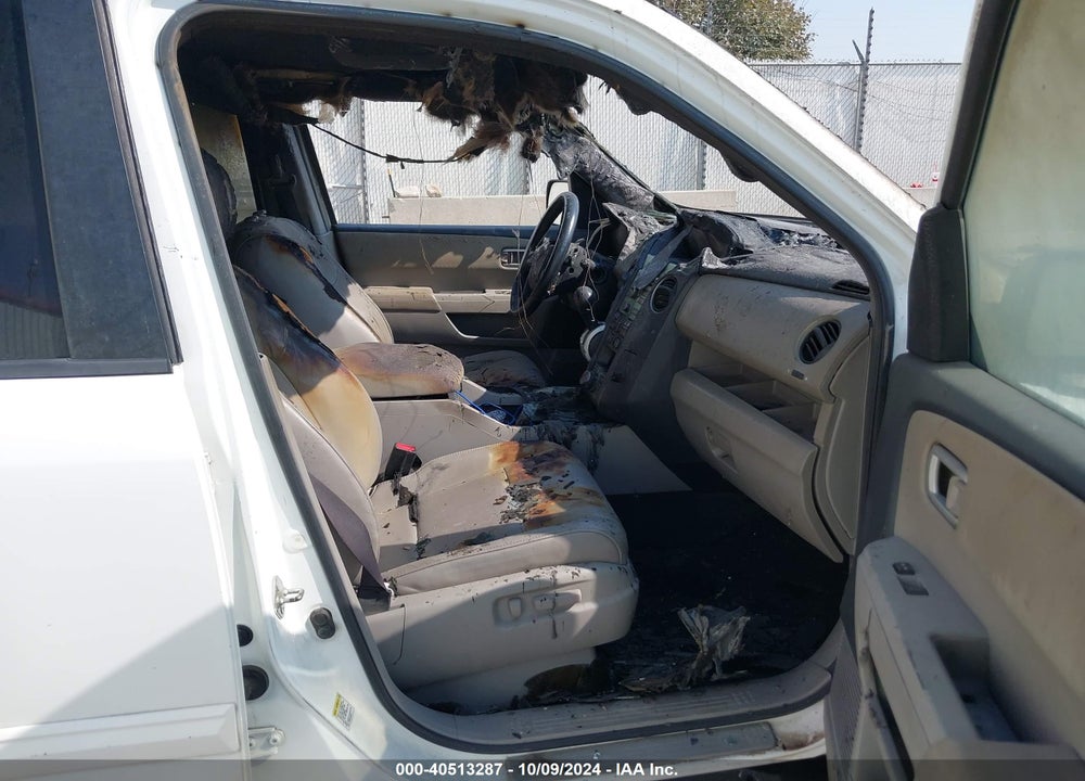 2011 HONDA PILOT EX-L VIN: 5FNYF4H79BB084902