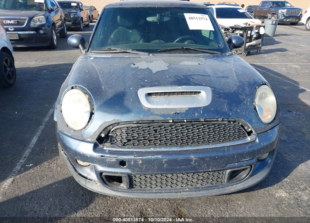 2011 MINI COOPER S VIN: WMWSV3C54BTY21006