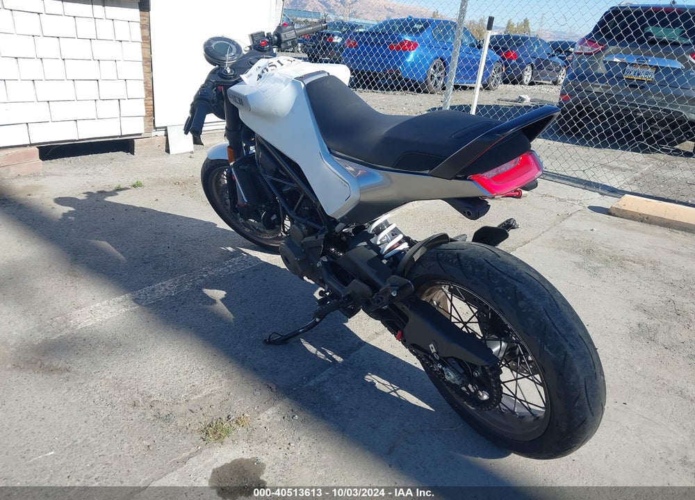 2022 HUSQVARNA VITPILEN 401/SVARTPILEN 401 VIN: MD2JUJ400NC204015