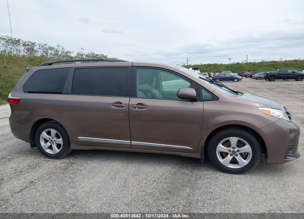 2019 TOYOTA SIENNA LE 8 PASSENGER VIN: 5TDKZ3DC5KS970480