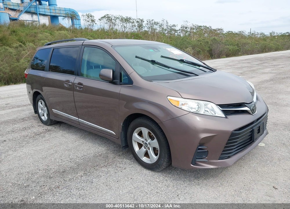 2019 TOYOTA SIENNA LE 8 PASSENGER VIN: 5TDKZ3DC5KS970480