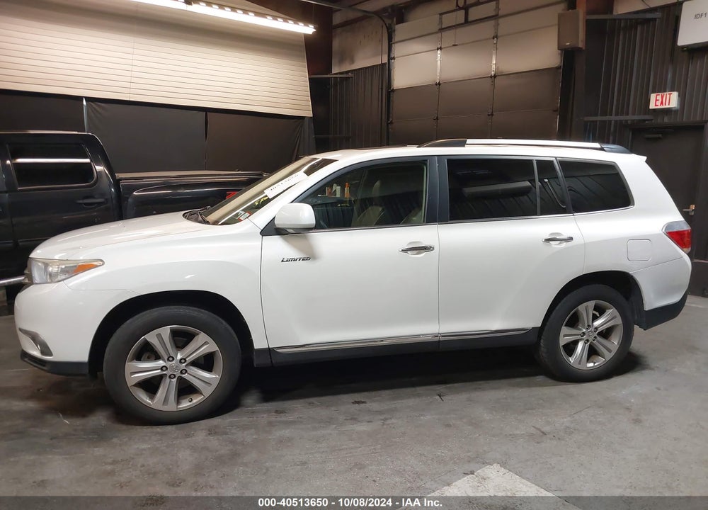 2011 TOYOTA HIGHLANDER LIMITED V6 VIN: 5TDDK3EH1BS085541