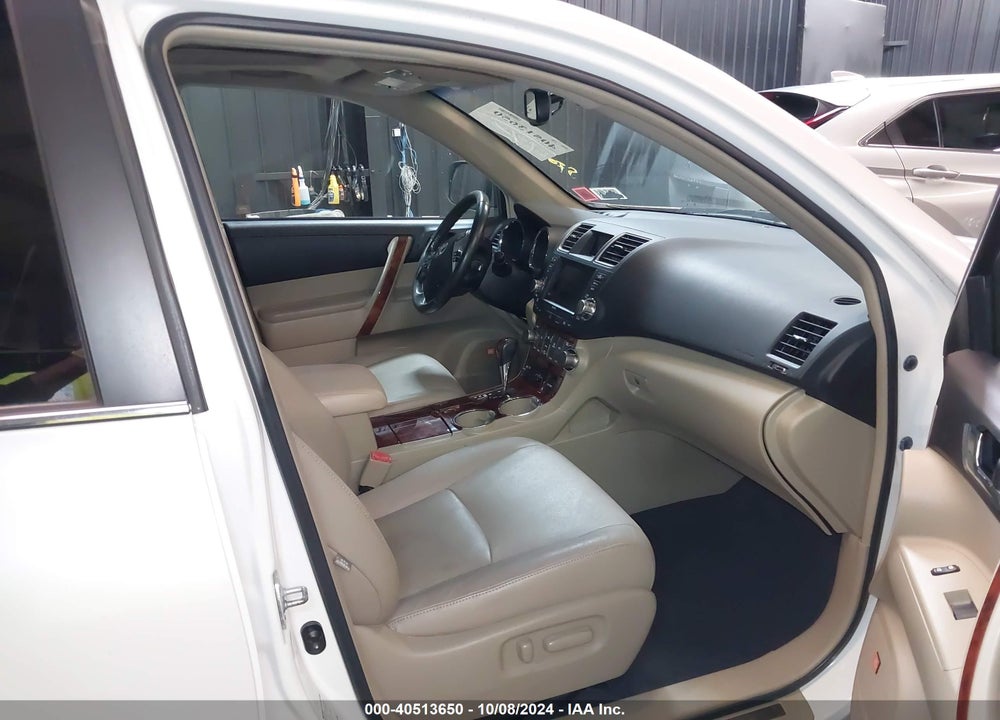 2011 TOYOTA HIGHLANDER LIMITED V6 VIN: 5TDDK3EH1BS085541