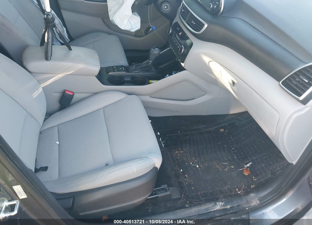 2021 HYUNDAI TUCSON SE VIN: KM8J23A43MU393682