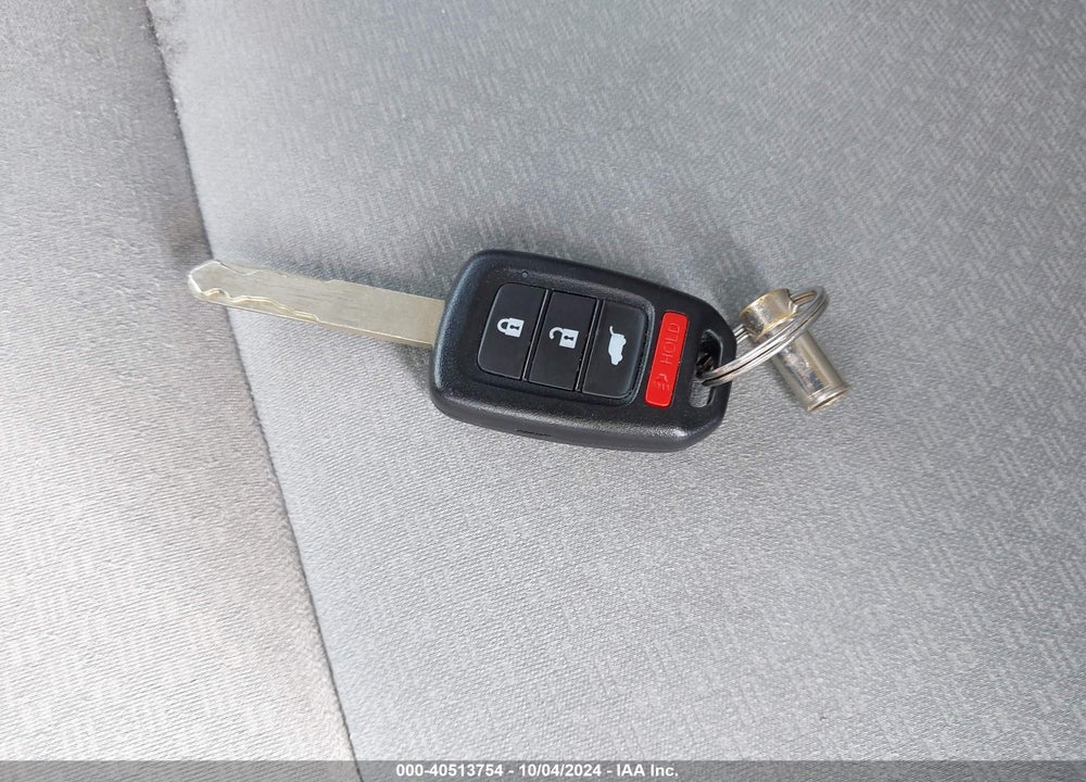 2015 HONDA CR-V LX VIN: 5J6RM4H3XFL050990
