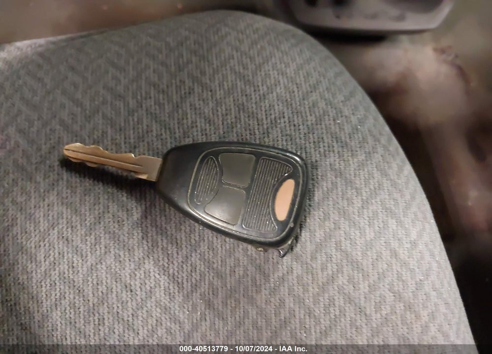 2005 DODGE GRAND CARAVAN SE VIN: 2D4GP24R75R105956