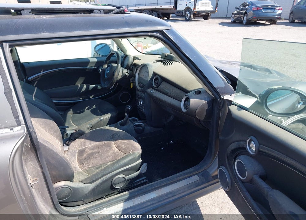 2013 MINI HARDTOP COOPER VIN: WMWSU3C58DT681094
