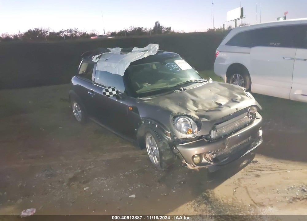 2013 MINI HARDTOP COOPER VIN: WMWSU3C58DT681094
