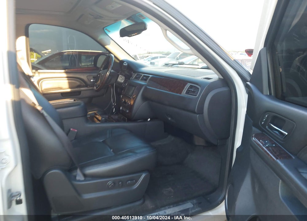 2013 GMC YUKON XL 1500 DENALI VIN: 1GKS2MEF8DR255251