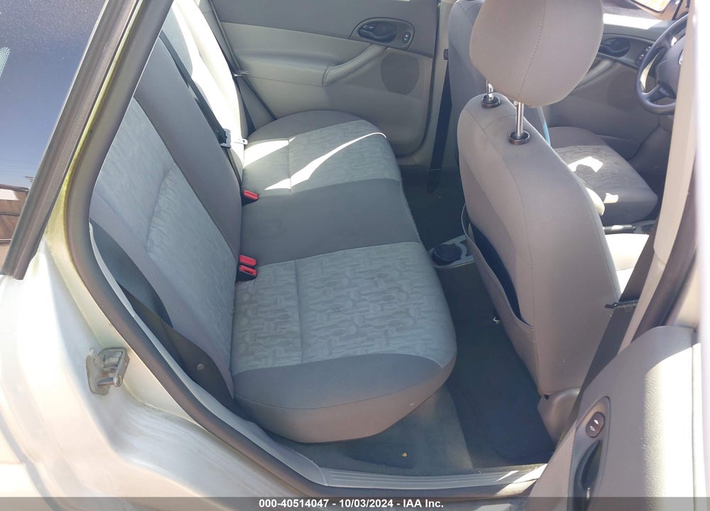2005 FORD FOCUS ZX4 VIN: 1FAFP34N85W105358
