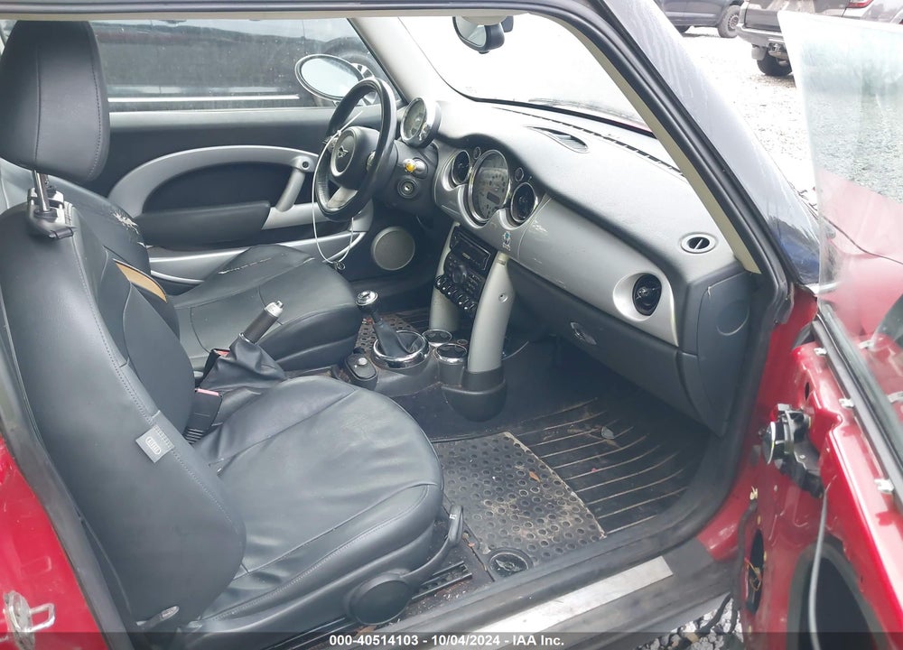 2006 MINI COOPER VIN: WMWRC33586TK66619
