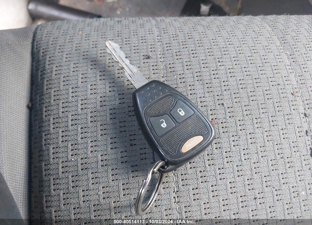 2008 DODGE DURANGO SXT VIN: 1D8HB38N08F114654