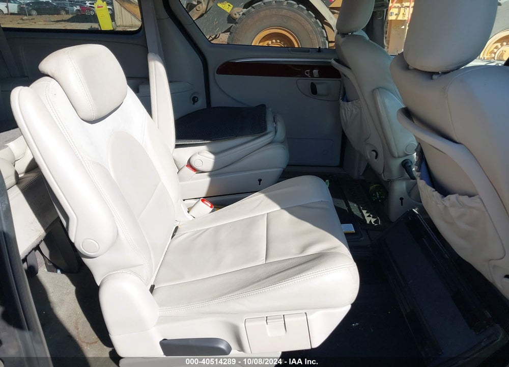 2007 CHRYSLER TOWN & COUNTRY LIMITED VIN: 2A8GP64L27R170421