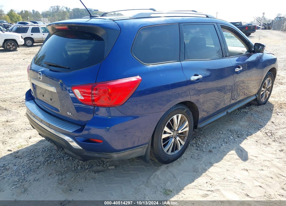 2017 NISSAN PATHFINDER SL VIN: 5N1DR2MNXHC634656