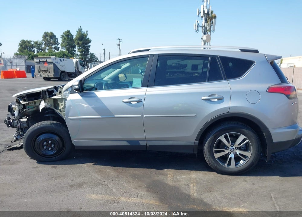 2016 TOYOTA RAV4 XLE VIN: 2T3WFREV1GW310813