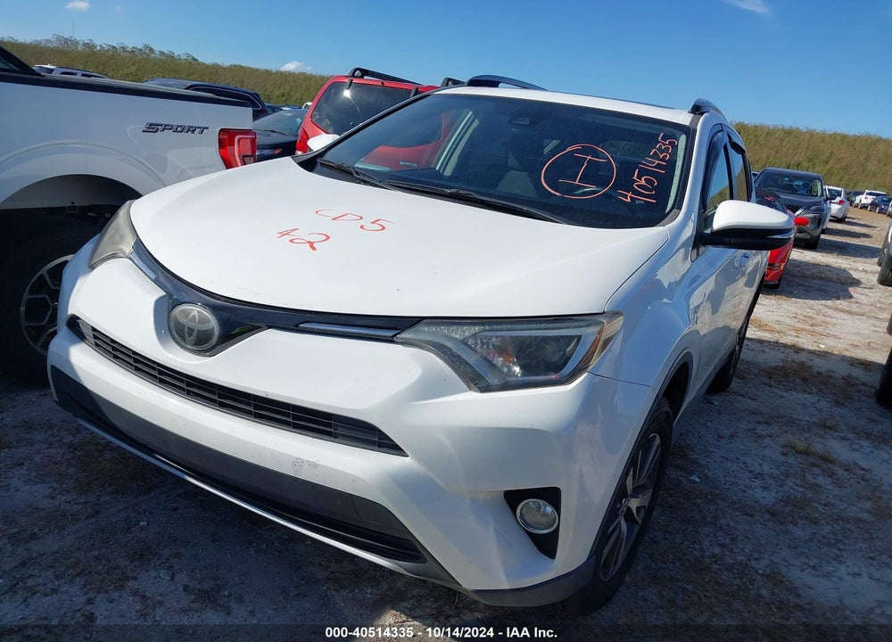 2018 TOYOTA RAV4 XLE VIN: JTMWFREV2JJ177355