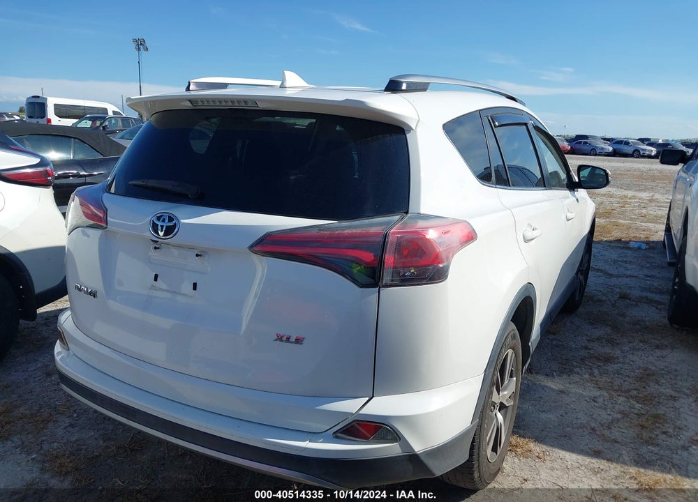 2018 TOYOTA RAV4 XLE VIN: JTMWFREV2JJ177355