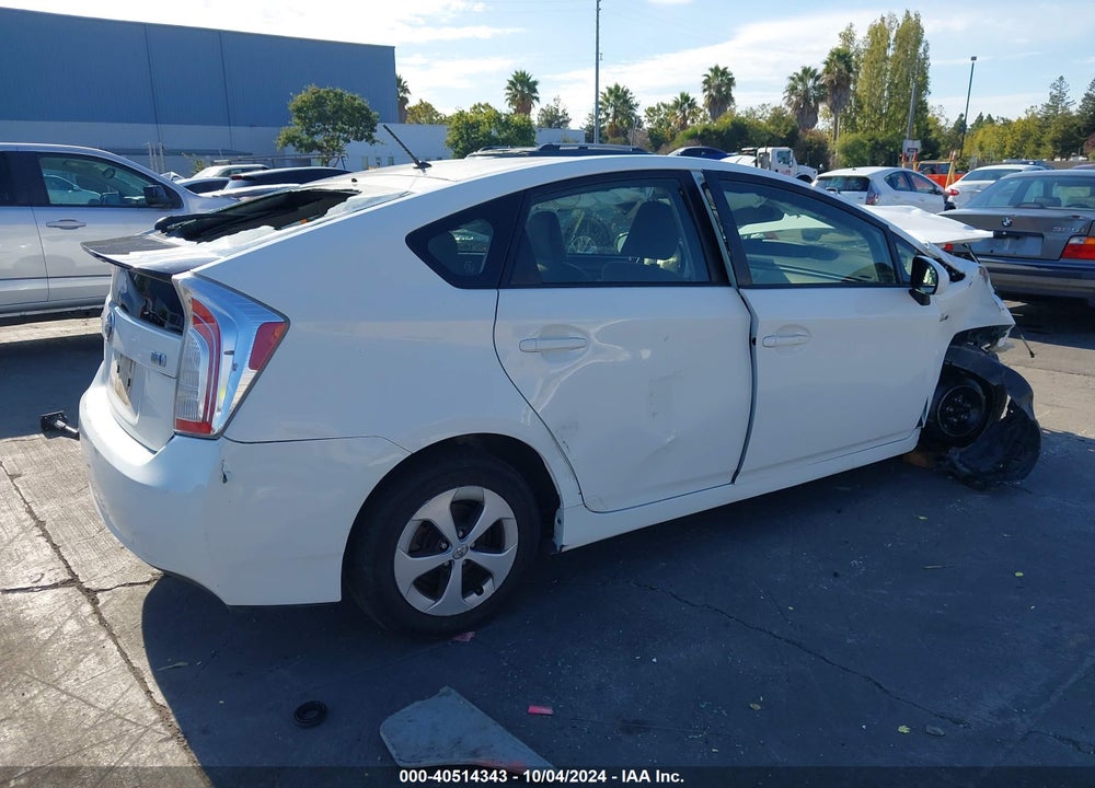 2015 TOYOTA PRIUS TWO VIN: JTDKN3DU2F1911314