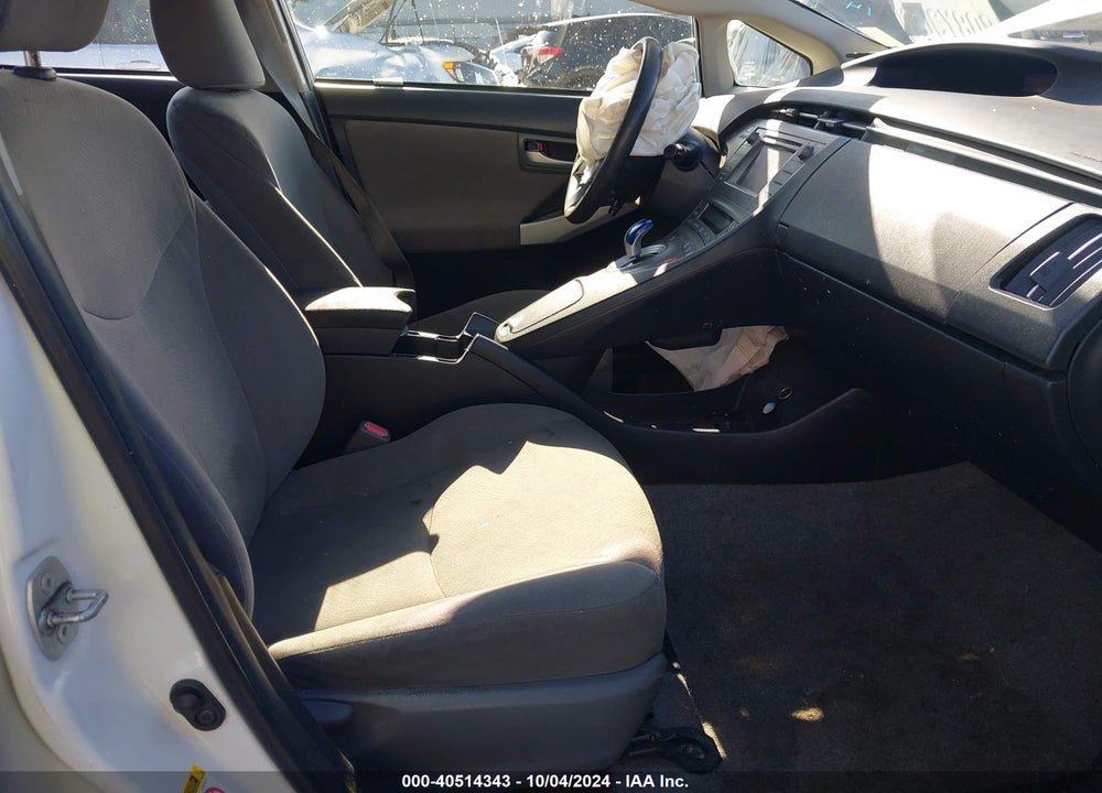 2015 TOYOTA PRIUS TWO VIN: JTDKN3DU2F1911314