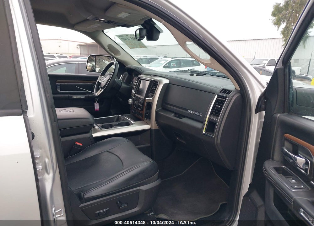 2017 RAM 1500 LAIE  4X4 6'4 BOX VIN: 1C6RR7VT8HS502657