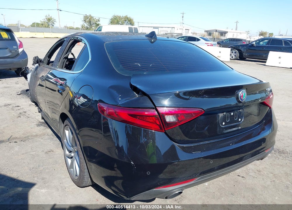 2017 ALFA ROMEO GIULIA RWD VIN: ZARFAEBN0H7552118