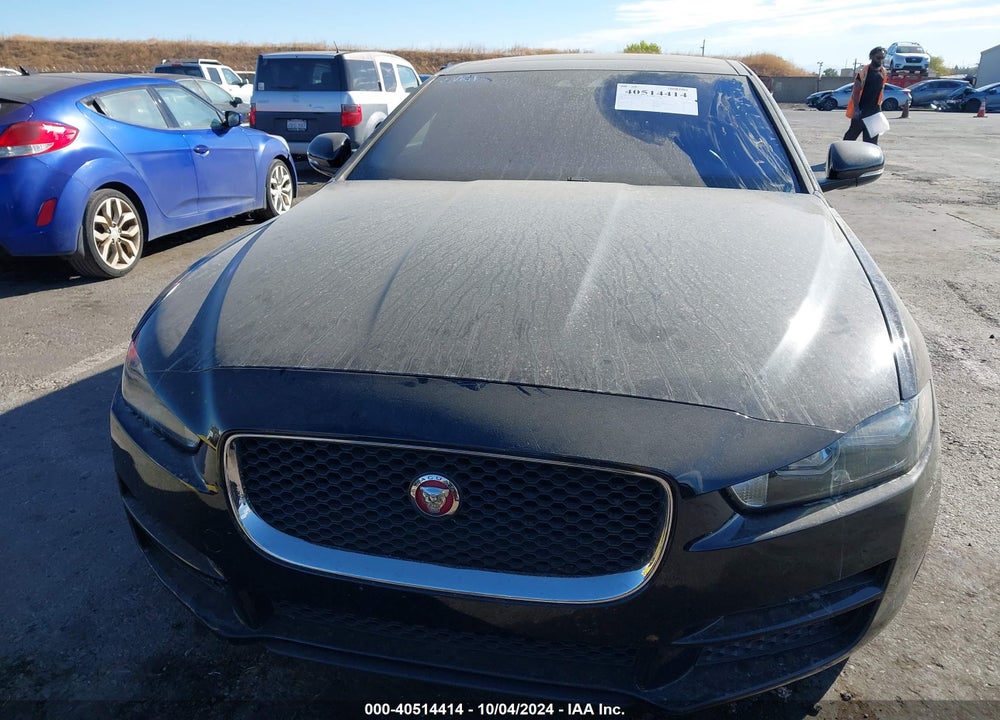 2018 JAGUAR XE VIN: SAJAR4FX7JCP38532