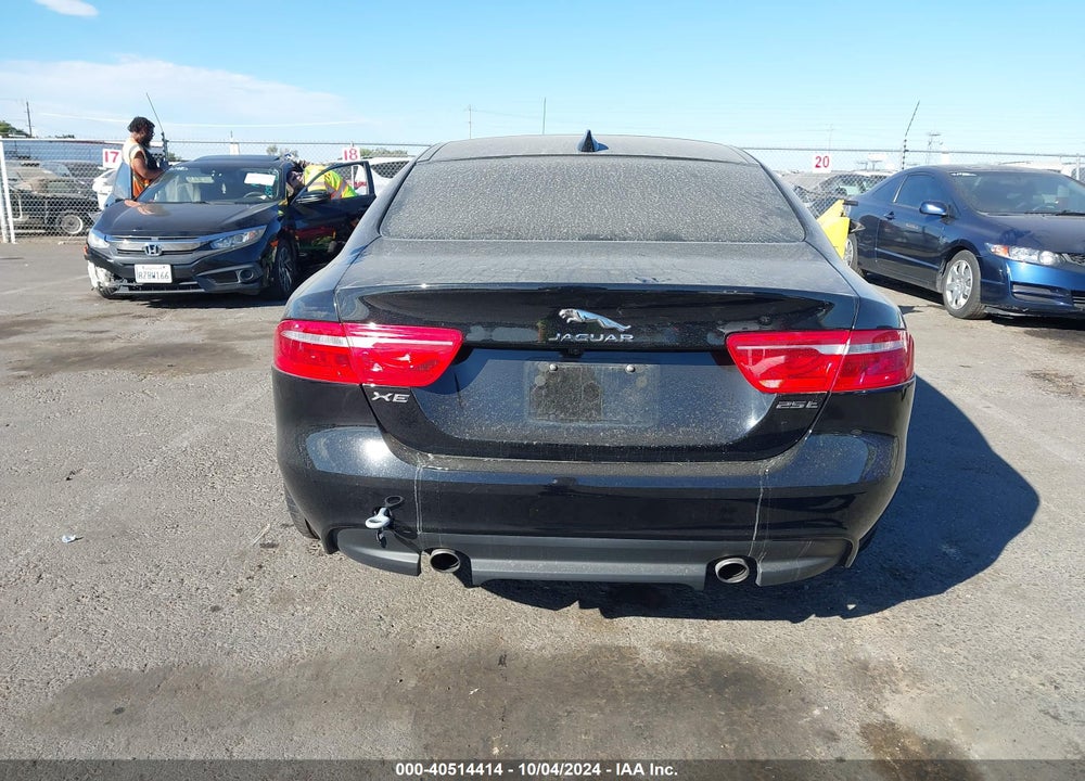 2018 JAGUAR XE VIN: SAJAR4FX7JCP38532