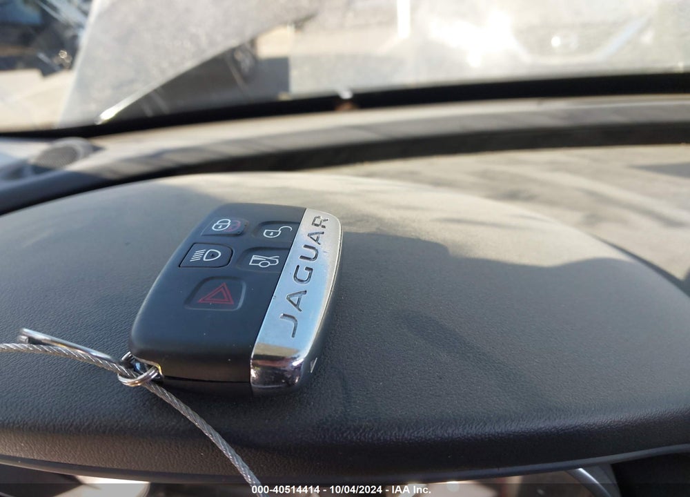 2018 JAGUAR XE VIN: SAJAR4FX7JCP38532