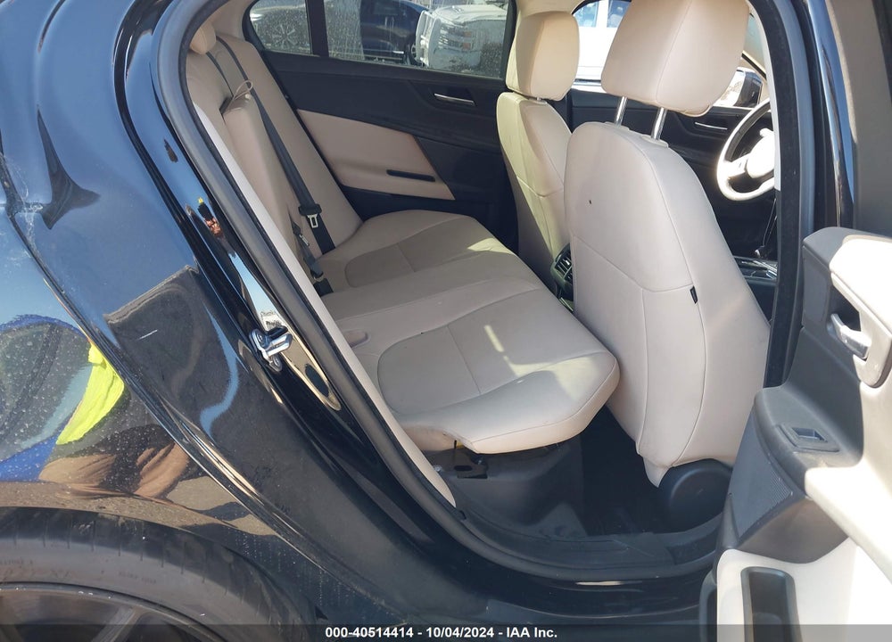 2018 JAGUAR XE VIN: SAJAR4FX7JCP38532