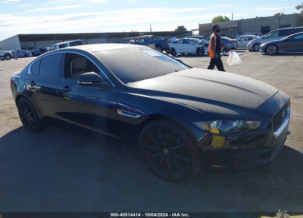 2018 JAGUAR XE VIN: SAJAR4FX7JCP38532