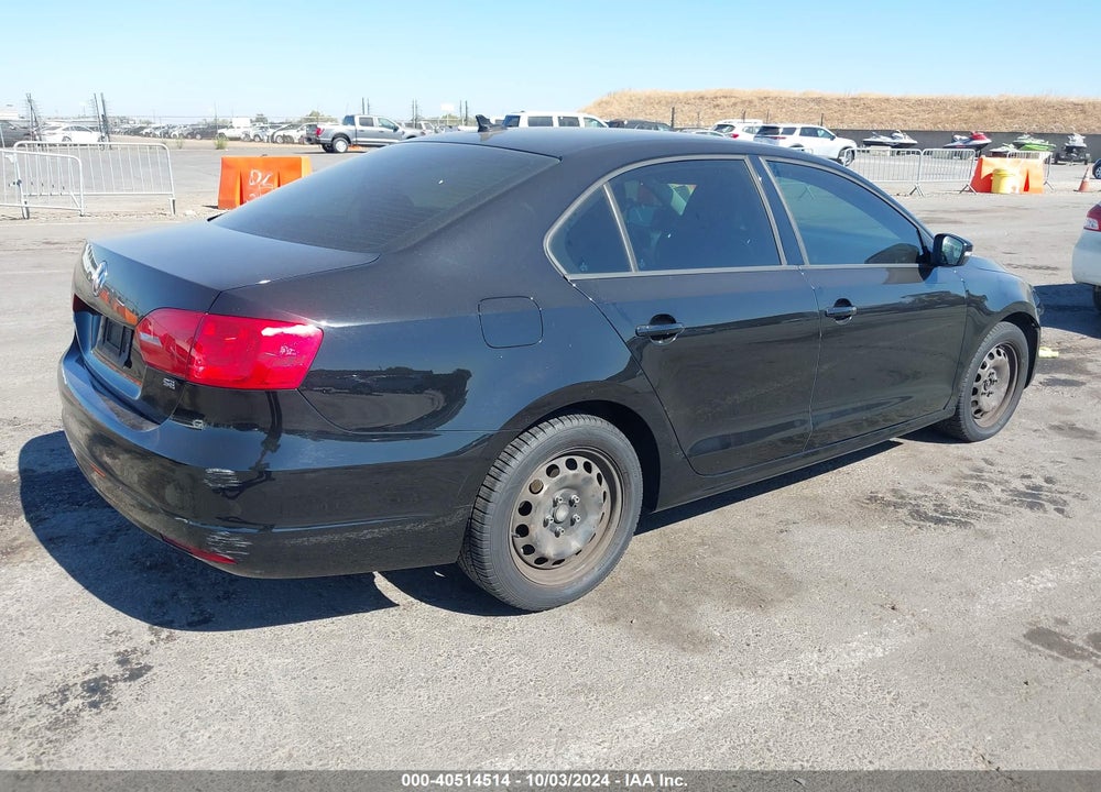 2014 VOLKSWAGEN JETTA 1.8T SE VIN: 3VWD17AJ0EM294046