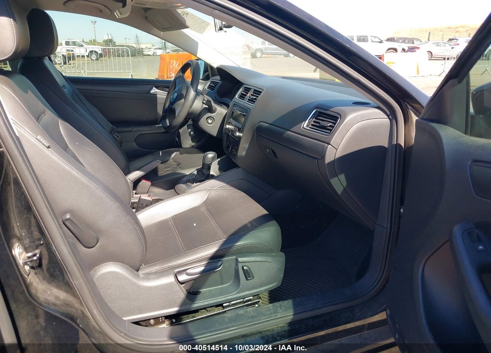 2014 VOLKSWAGEN JETTA 1.8T SE VIN: 3VWD17AJ0EM294046