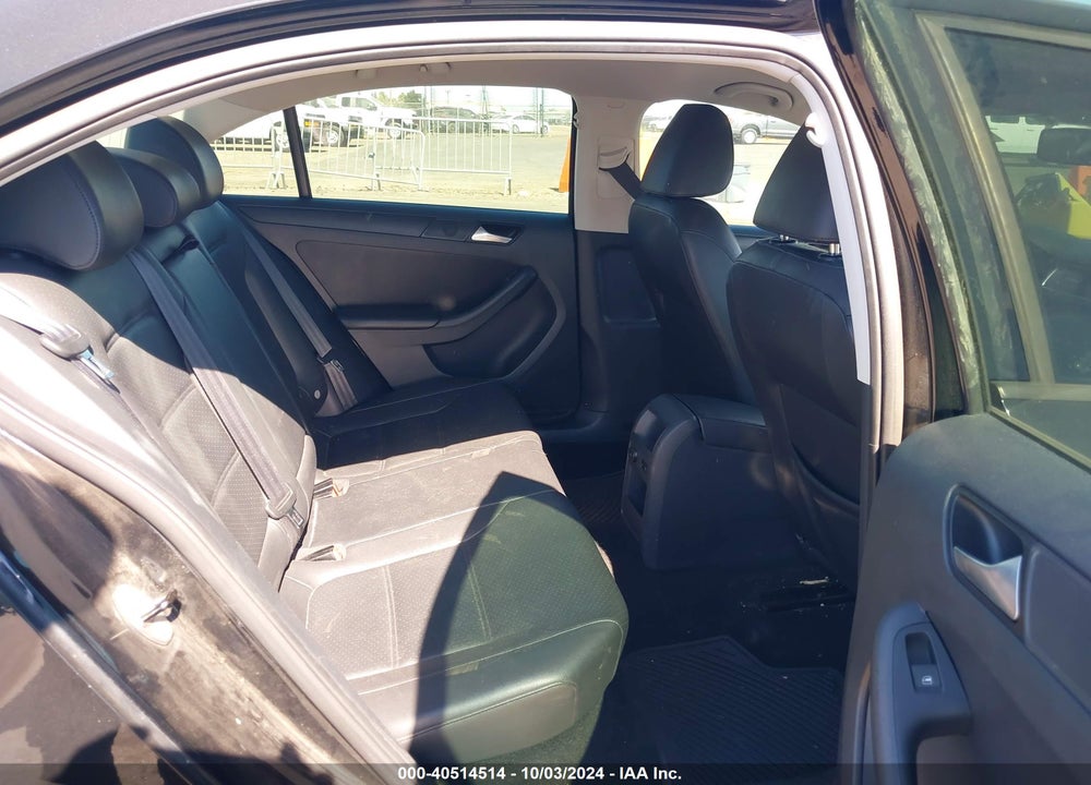 2014 VOLKSWAGEN JETTA 1.8T SE VIN: 3VWD17AJ0EM294046