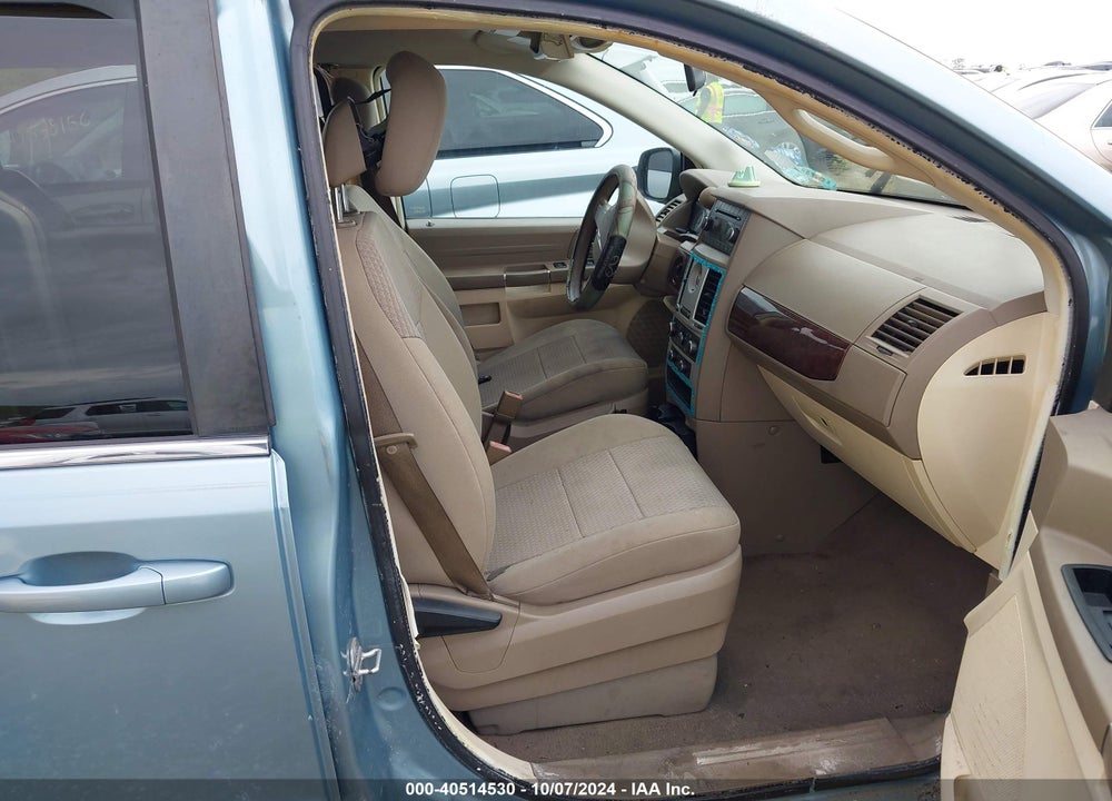 2010 CHRYSLER TOWN & COUNTRY LX VIN: 2A4RR4DE9AR239963