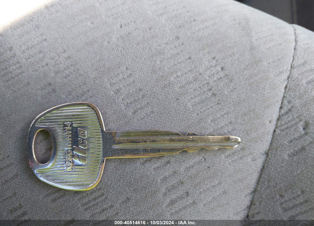 2004 HYUNDAI ELANTRA GLS/GT VIN: KMHDN46D24U762082