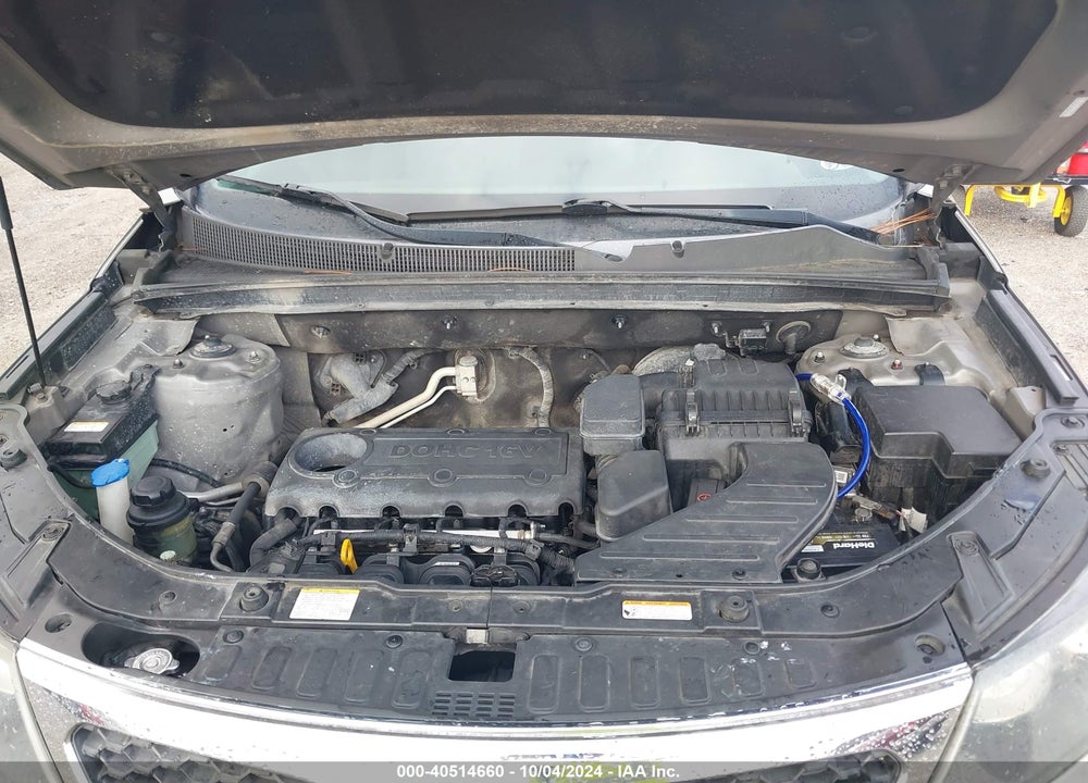 2011 KIA SORENTO LX VIN: 5XYKT3A11BG003639