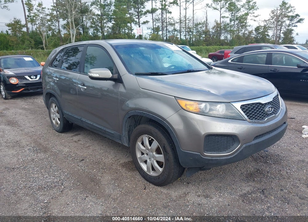 2011 KIA SORENTO LX VIN: 5XYKT3A11BG003639