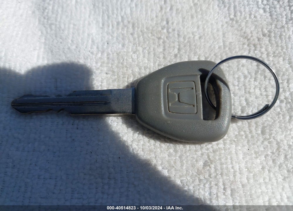 2002 HONDA CIVIC LX VIN: 2HGES16532H542184