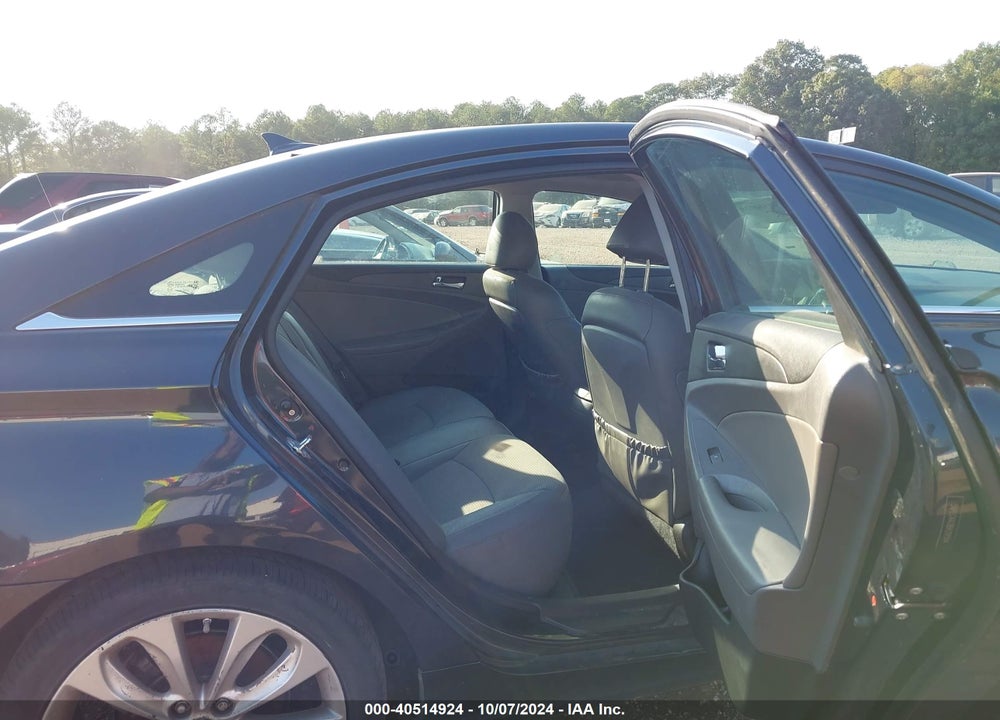 2011 HYUNDAI SONATA SE VIN: 5NPEC4AC8BH291544